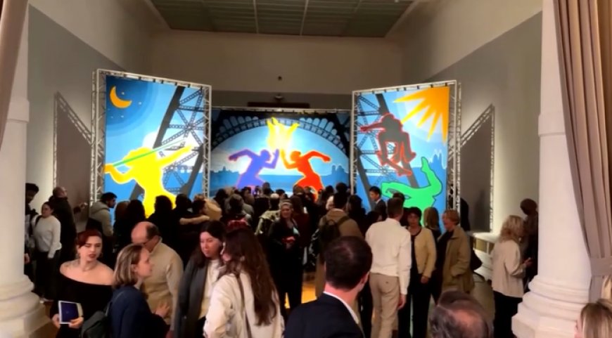 Tapestry celebrating Olympic athletes unveiled in Paris